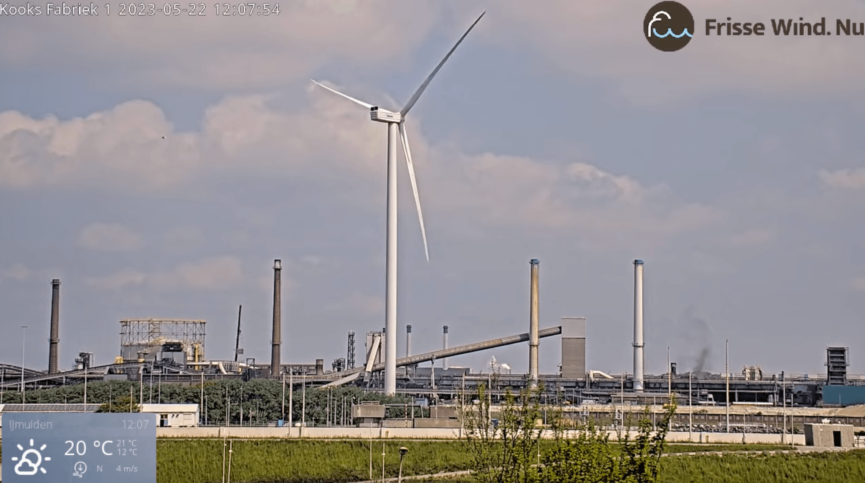 Zwarte gifwolk bij kooksfabriek 1