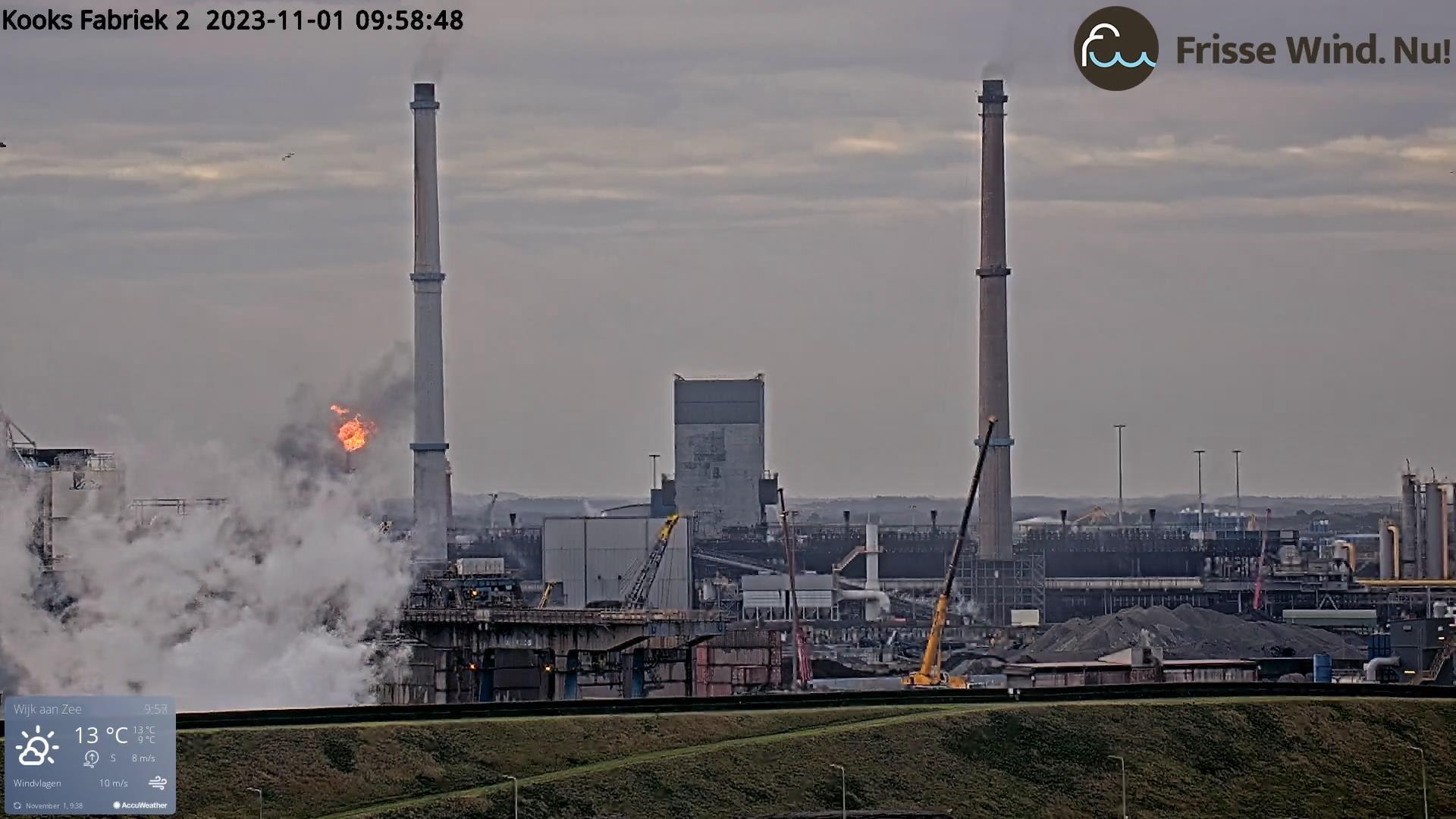 Brand / zwarte gifwolk bij kooksfabriek 2. 