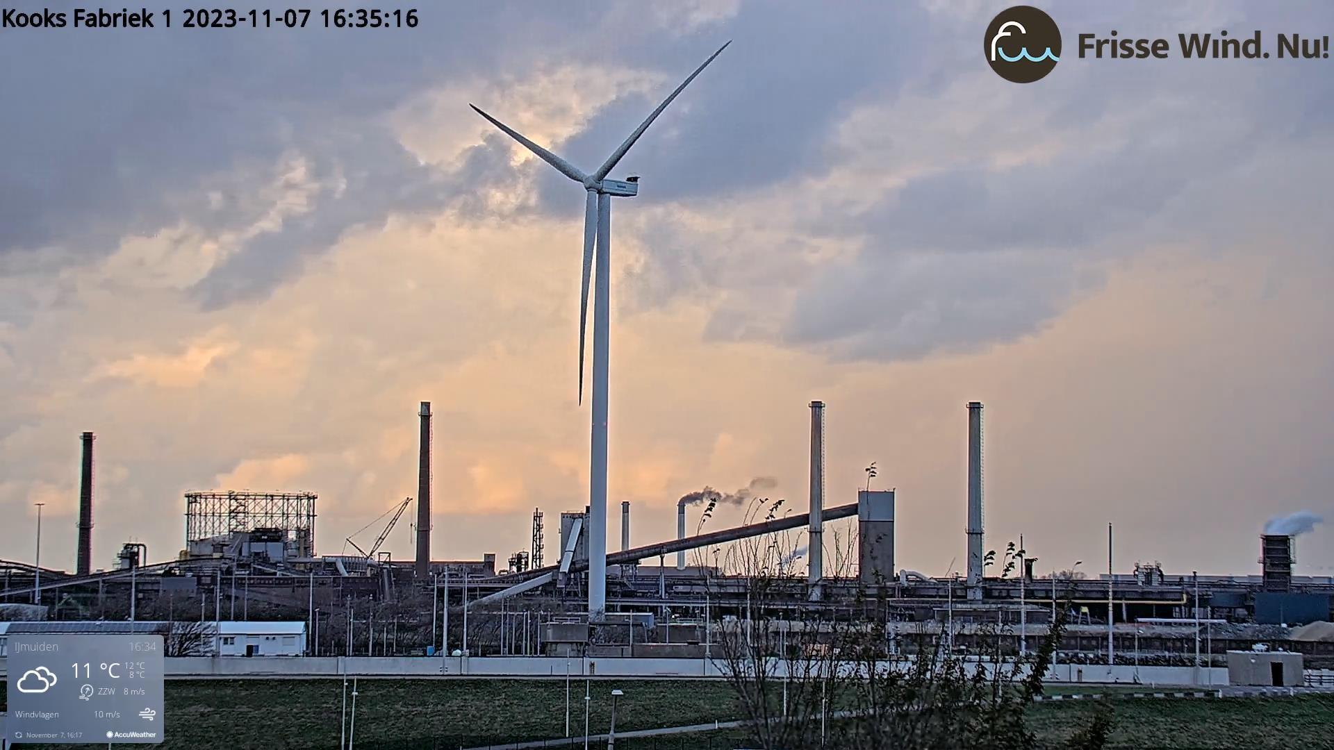 Zwarte gifwolk kooksfabriek 1. 