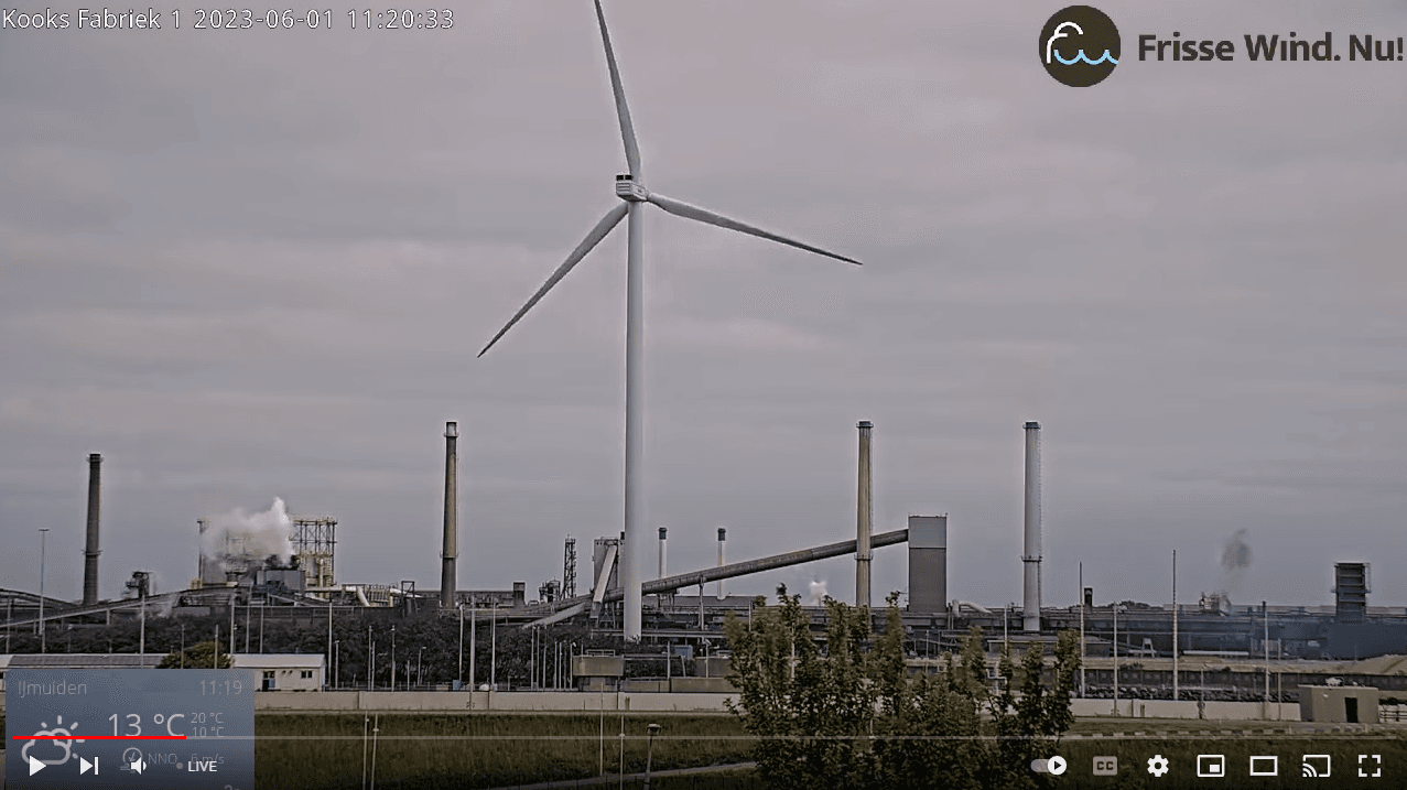 Zwarte gifwolk bij kooksfabriek 1