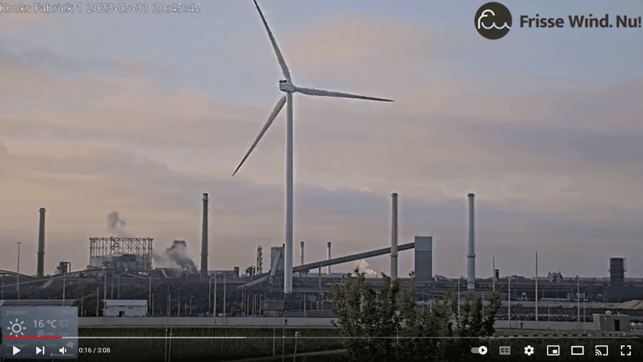 Zwarte gifwolk bij kooksfabriek 1