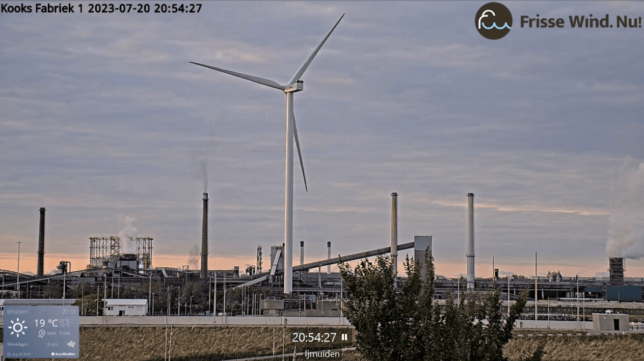 Zwarte gifwolk bij kooksfabriek 1