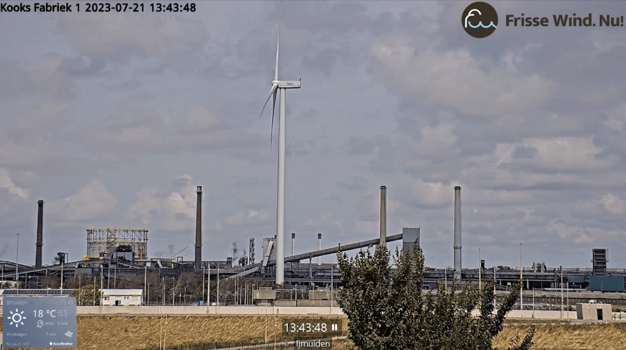 Zwarte gifwolk bij kooksfabriek 1