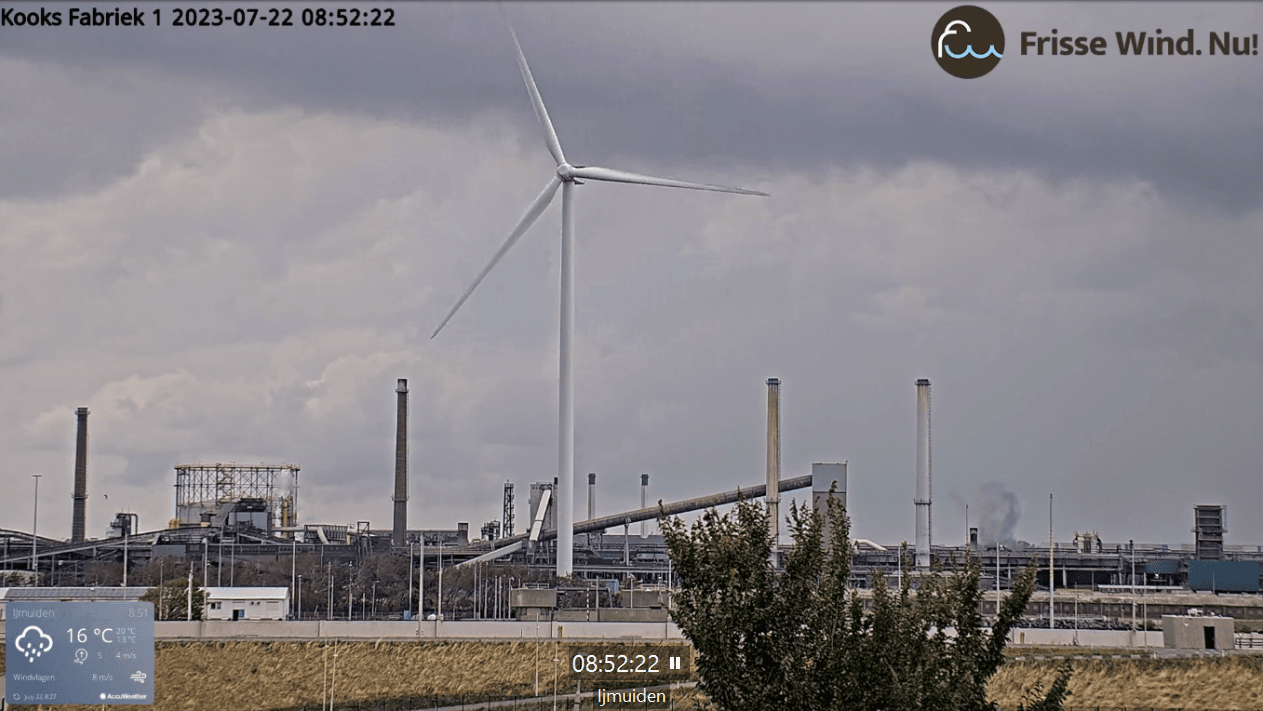 Zwarte gifwolk bij kooksfabriek 1