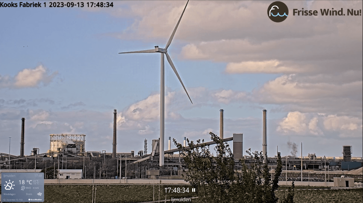 Zwarte gifwolk bij kooksfabriek 1