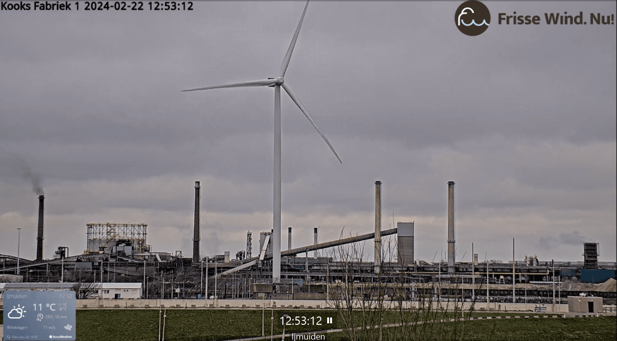 Zwarte gifwolk bij kooksfabriek 1