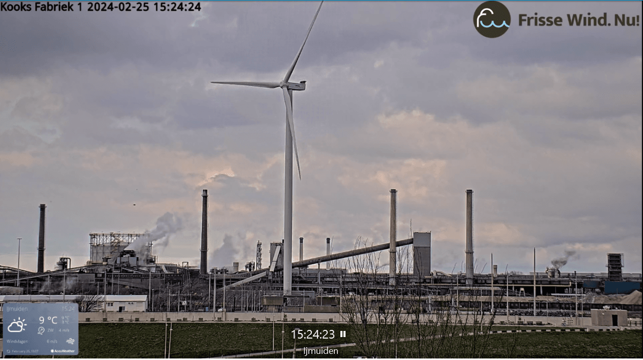 Zwarte gifwolk bij kooksfabriek 1