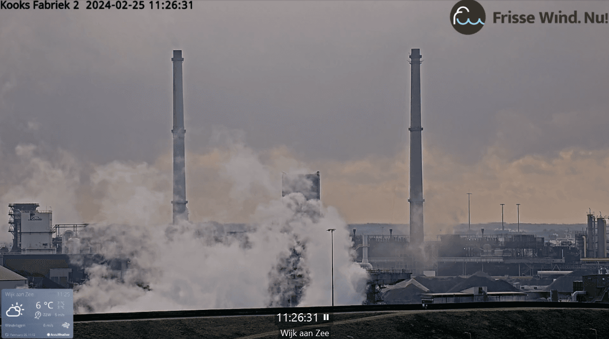 Geelgrijze wolk bij kooksfabriek 2