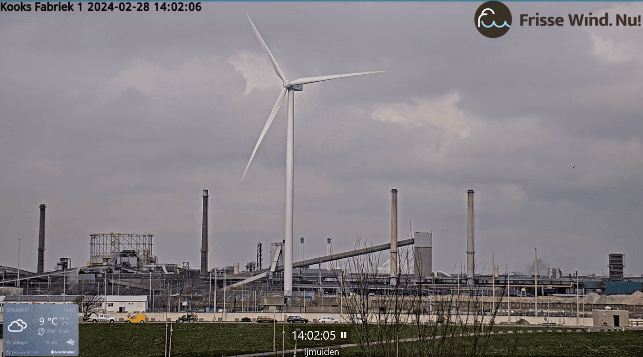 Zwarte gifwolk bij kooksfabriek 1